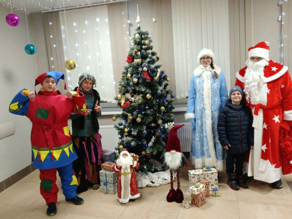 Шествие Дедов Морозов, Снегурочек и сказочных героев.